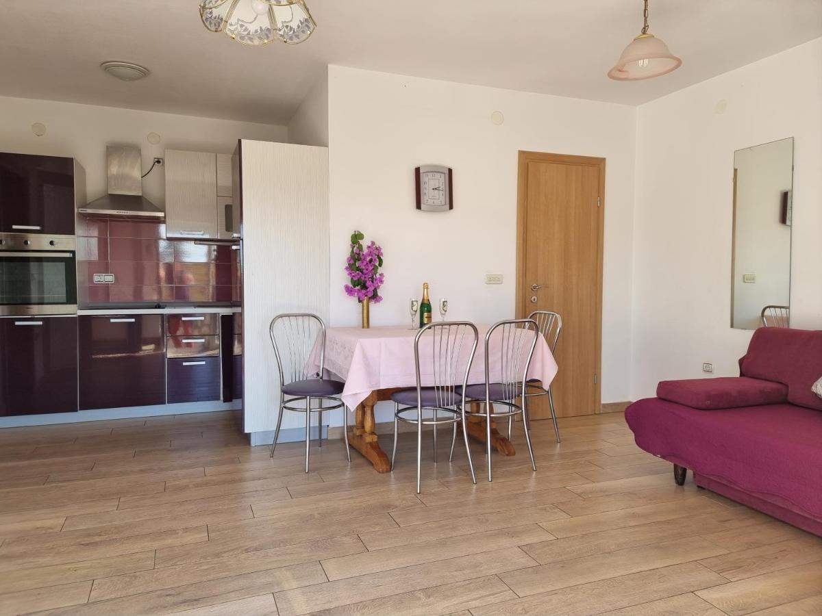 The Golden Grotto Apartments Novalja Extérieur photo