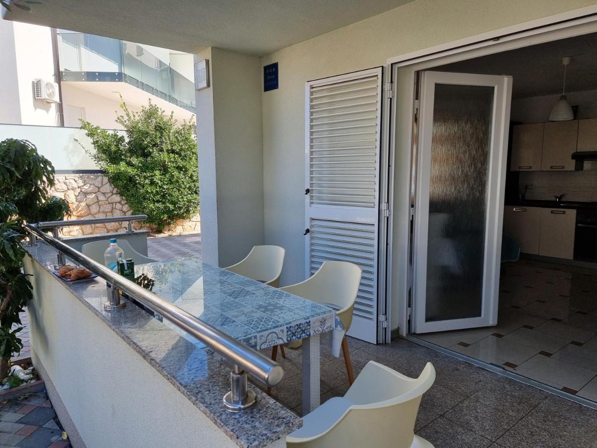 The Golden Grotto Apartments Novalja Extérieur photo