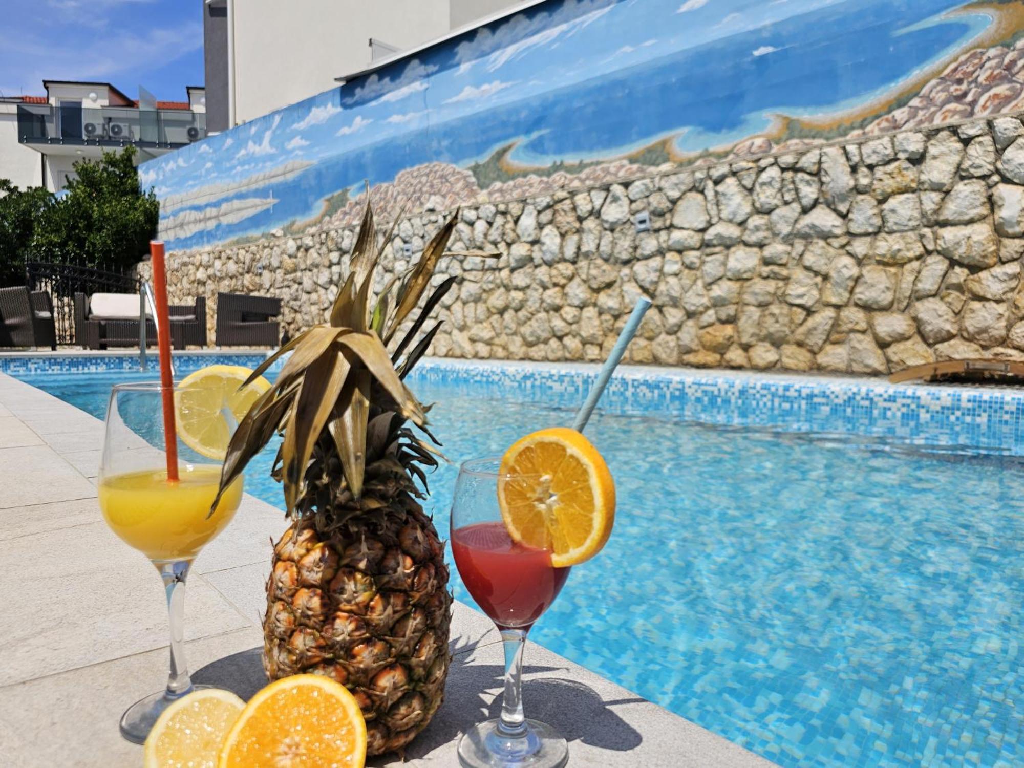 The Golden Grotto Apartments Novalja Extérieur photo