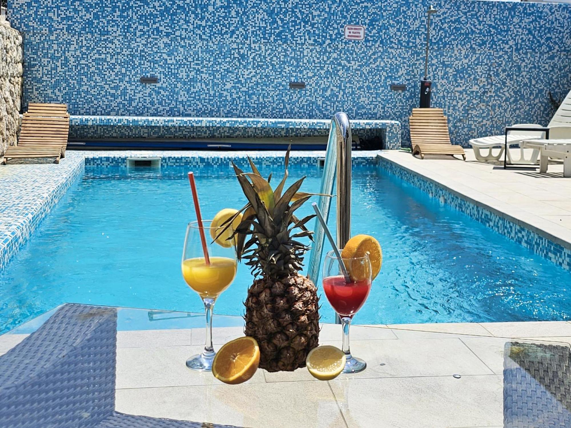 The Golden Grotto Apartments Novalja Extérieur photo