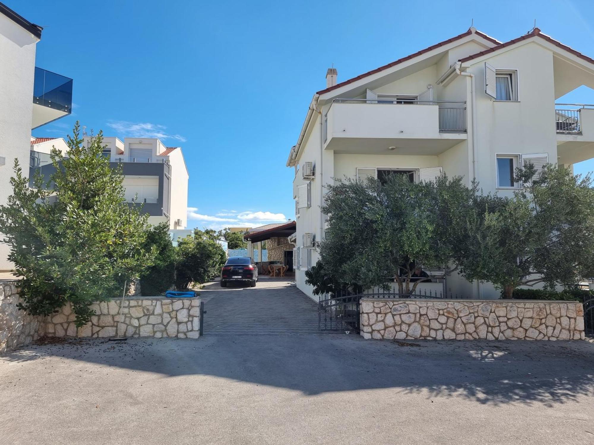 The Golden Grotto Apartments Novalja Extérieur photo